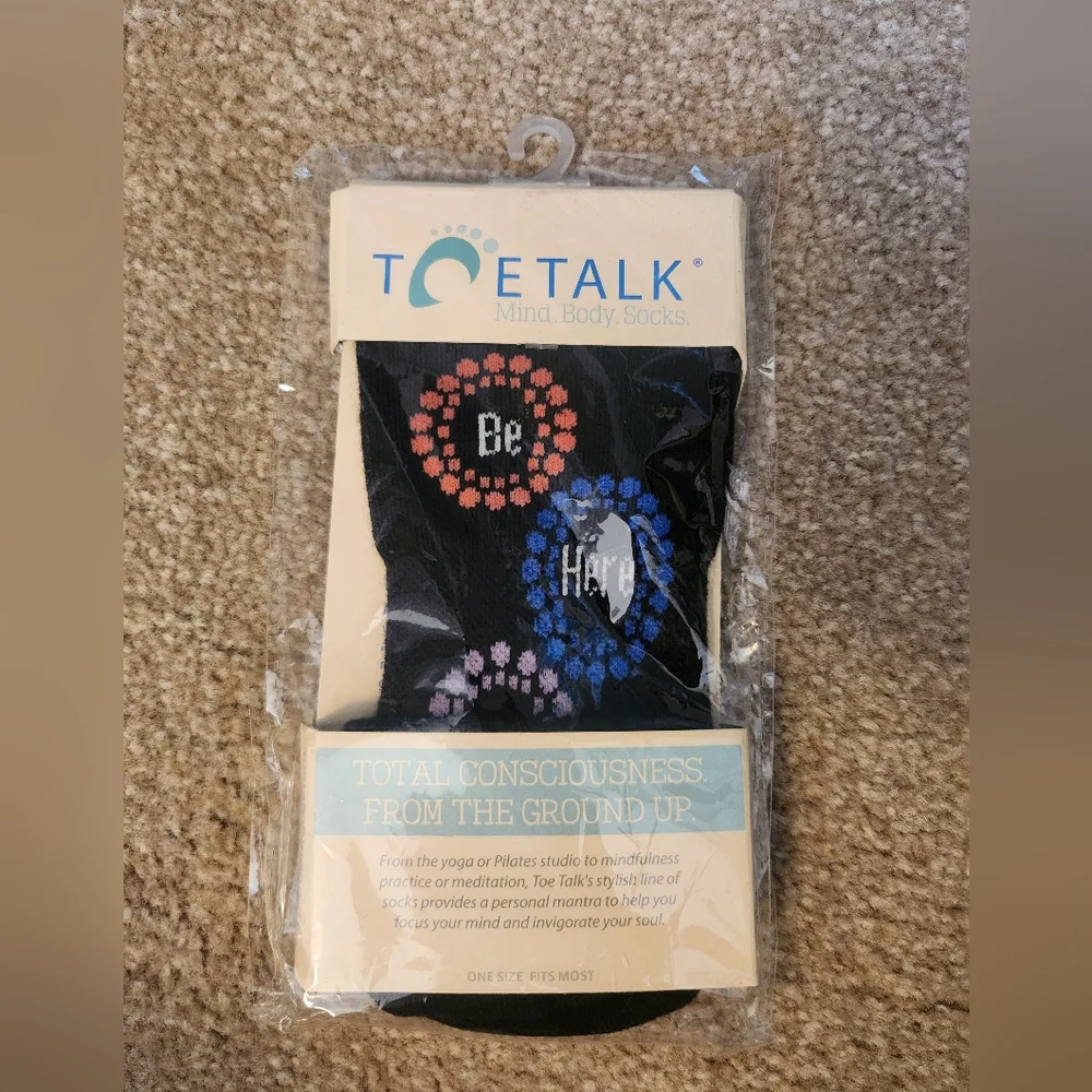 NWT‎ ToeTalk Yoga/Pilates grip socks